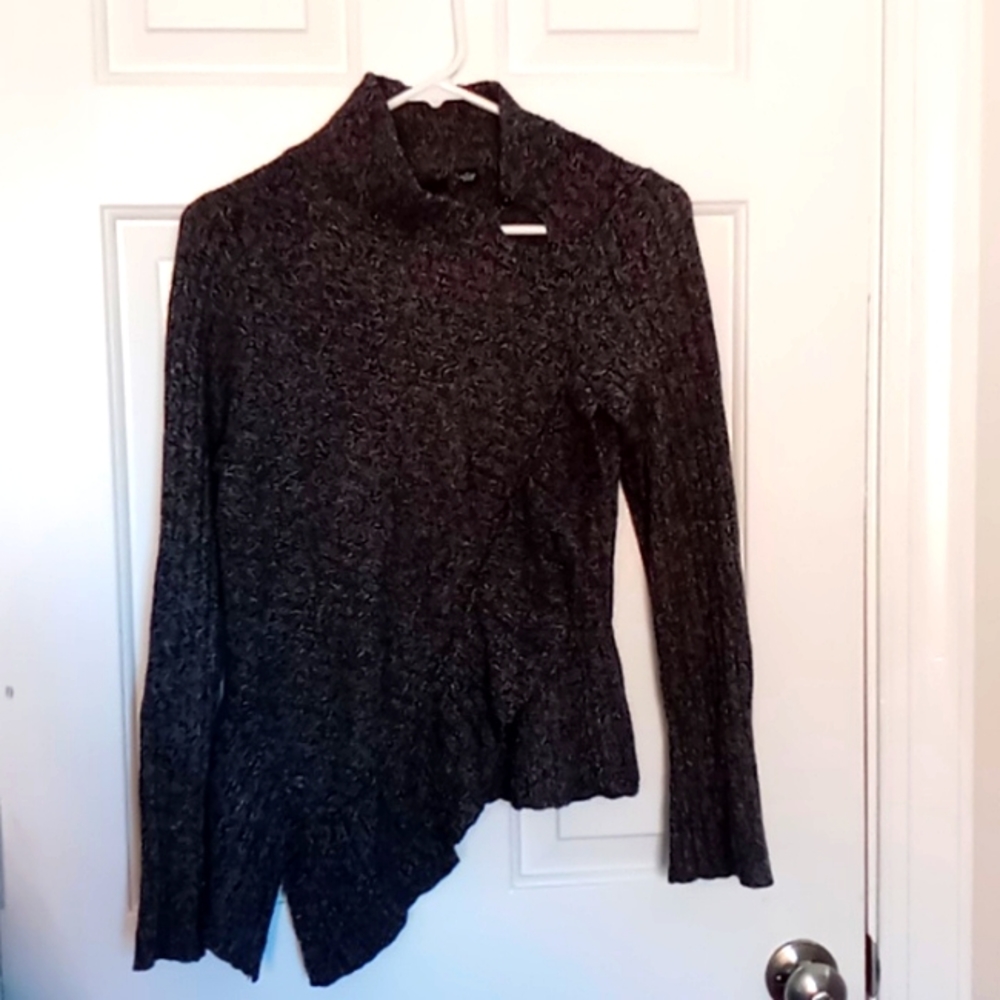 Anthropologie Knitted & Knotted black and white sweater, size XS